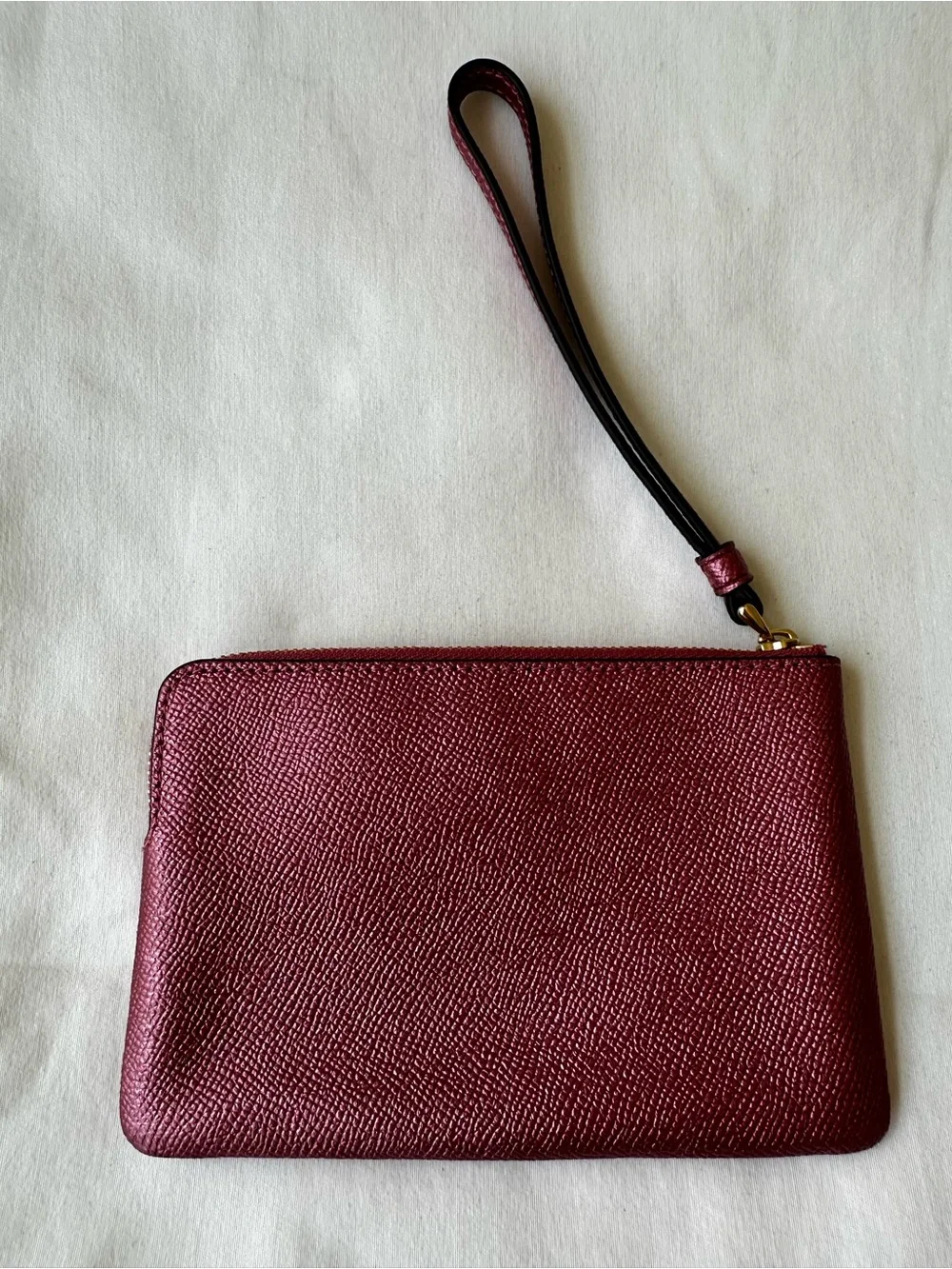 Coach Metallic Berry Leather Wristlet Zip Pouch Clutch Wallet Gold Logo Small